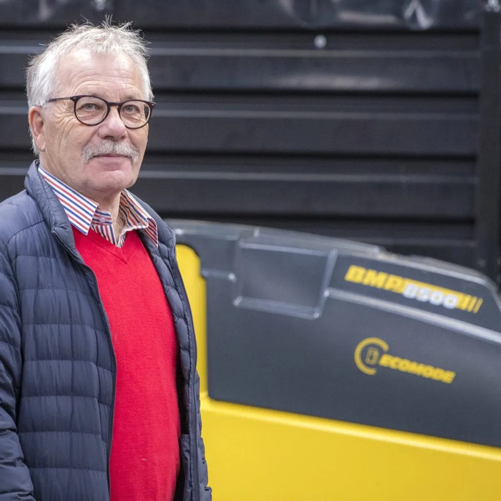 ​”Mr Bomag” är tillbaka. Stefan Åkerström gör comeback.