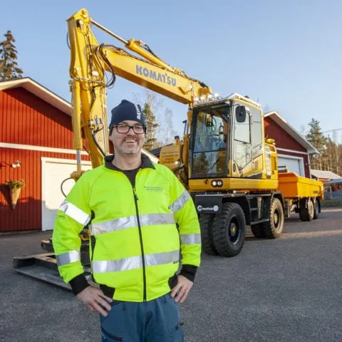 Niklas vårdar sin Komatsu hjulgrävare